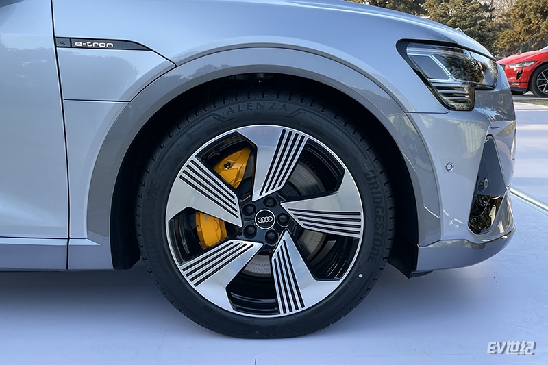 采用溜背式造型 奥迪e-tron Sportback实车亮相
