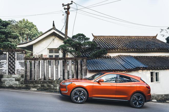 赛力斯SF5自由远征版正式上市 售价为25.98万元
